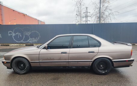 BMW 5 серия, 1989 год, 650 000 рублей, 18 фотография