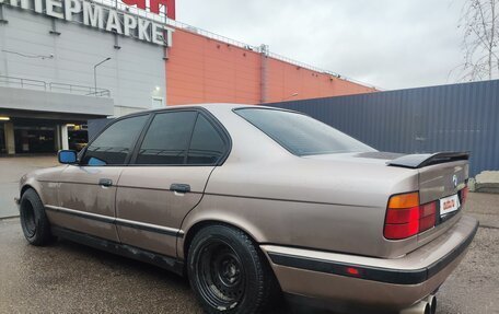 BMW 5 серия, 1989 год, 650 000 рублей, 17 фотография