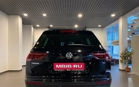 Volkswagen Tiguan II, 2017 год, 2 440 000 рублей, 4 фотография