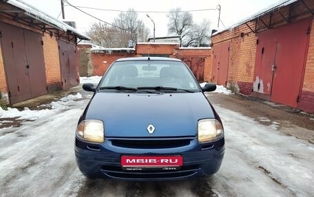 Renault Clio III, 2001 год, 500 000 рублей, 2 фотография