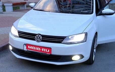 Volkswagen Jetta VI, 2011 год, 890 000 рублей, 8 фотография