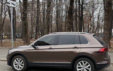 Volkswagen Tiguan II, 2018 год, 2 450 000 рублей, 3 фотография