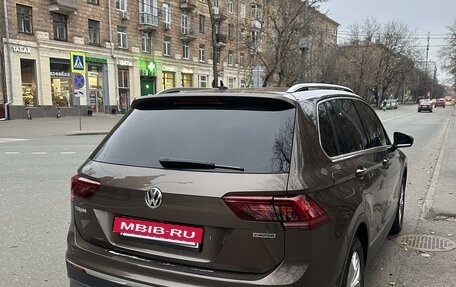 Volkswagen Tiguan II, 2018 год, 2 450 000 рублей, 5 фотография