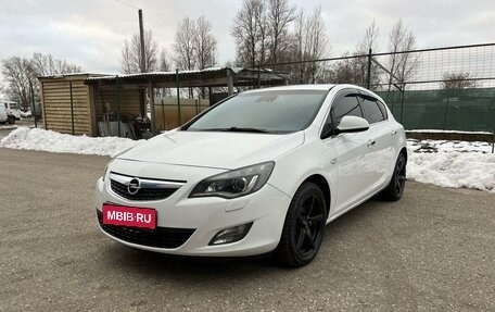 Opel Astra J, 2011 год, 845 000 рублей, 1 фотография