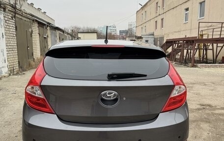 Hyundai Solaris II рестайлинг, 2011 год, 825 000 рублей, 3 фотография