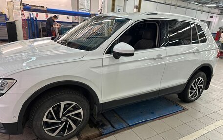 Volkswagen Tiguan II, 2018 год, 2 597 000 рублей, 5 фотография