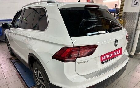 Volkswagen Tiguan II, 2018 год, 2 597 000 рублей, 3 фотография