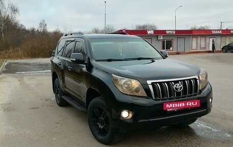 Toyota Land Cruiser Prado 150 рестайлинг 2, 2013 год, 2 700 000 рублей, 2 фотография