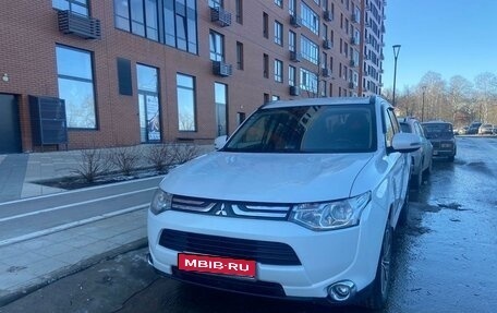 Mitsubishi Outlander III рестайлинг 3, 2013 год, 1 750 000 рублей, 1 фотография