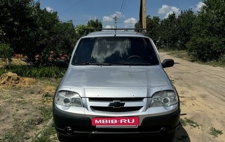 Chevrolet Niva I рестайлинг, 2010 год, 550 000 рублей, 2 фотография