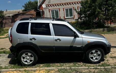 Chevrolet Niva I рестайлинг, 2010 год, 550 000 рублей, 8 фотография