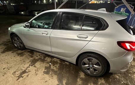 BMW 1 серия, 2019 год, 2 500 000 рублей, 3 фотография