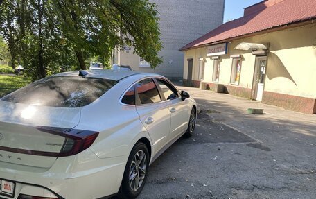 Hyundai Sonata VIII, 2021 год, 2 500 000 рублей, 2 фотография