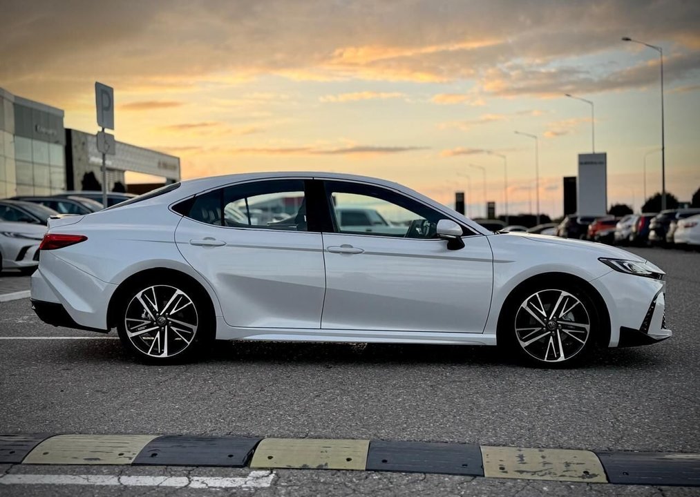 Toyota Camry, 2024 год, 4 800 000 рублей, 5 фотография