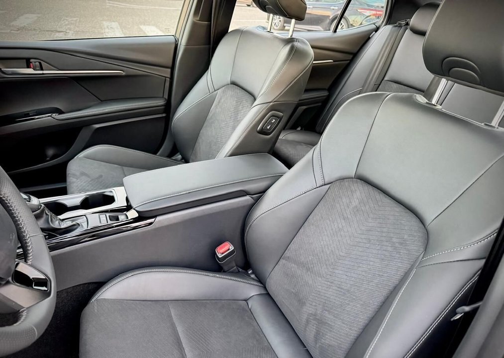 Toyota Camry, 2024 год, 4 800 000 рублей, 13 фотография
