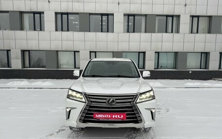 Lexus LX III, 2017 год, 5 550 000 рублей, 8 фотография