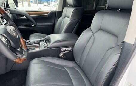 Lexus LX III, 2017 год, 5 550 000 рублей, 19 фотография