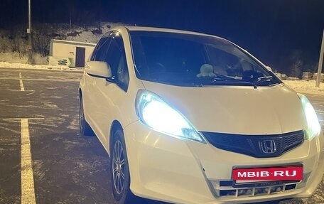 Honda Fit III, 2011 год, 780 000 рублей, 10 фотография