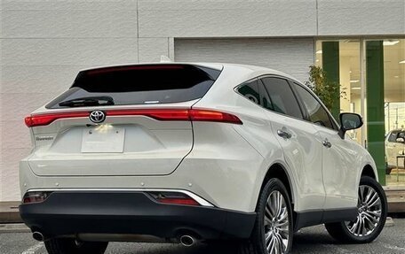 Toyota Harrier, 2021 год, 2 340 000 рублей, 6 фотография