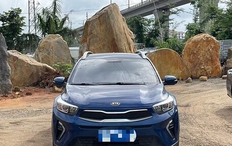 KIA Stonic, 2021 год, 1 300 000 рублей, 2 фотография