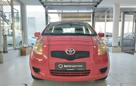 Toyota Yaris III рестайлинг, 2007 год, 750 000 рублей, 2 фотография