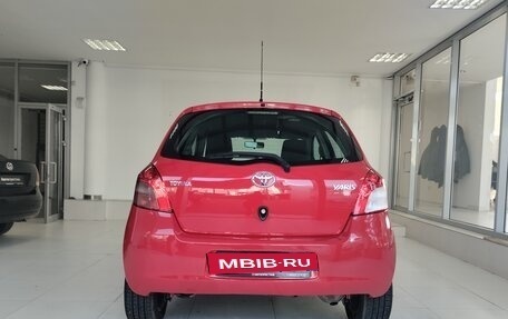 Toyota Yaris III рестайлинг, 2007 год, 750 000 рублей, 5 фотография