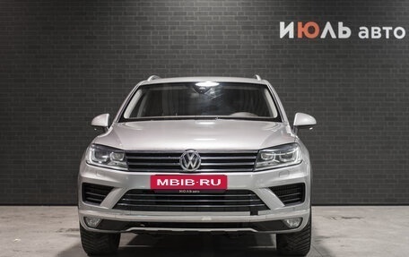 Volkswagen Touareg III, 2016 год, 2 395 000 рублей, 2 фотография