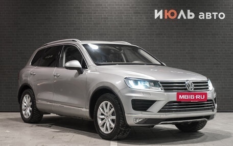 Volkswagen Touareg III, 2016 год, 2 395 000 рублей, 3 фотография