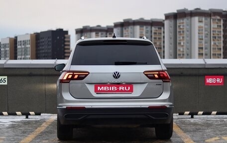 Volkswagen Tiguan II, 2020 год, 3 620 000 рублей, 5 фотография