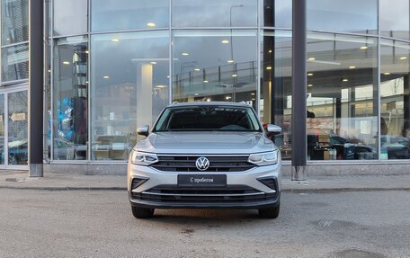 Volkswagen Tiguan II, 2021 год, 2 920 000 рублей, 3 фотография