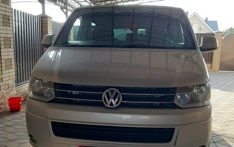 Volkswagen Caravelle T5, 2010 год, 2 330 000 рублей, 6 фотография