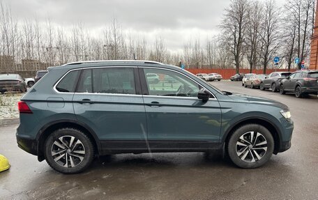 Volkswagen Tiguan II, 2019 год, 2 385 000 рублей, 4 фотография