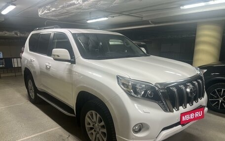 Toyota Land Cruiser Prado 150 рестайлинг 2, 2015 год, 3 670 000 рублей, 3 фотография