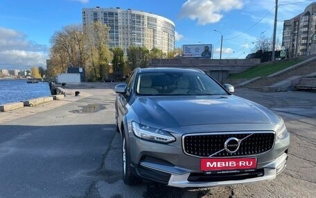 Volvo V90 Cross Country I рестайлинг, 2018 год, 4 250 000 рублей, 2 фотография