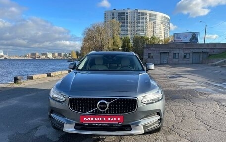 Volvo V90 Cross Country I рестайлинг, 2018 год, 4 250 000 рублей, 15 фотография