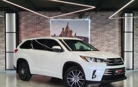 Toyota Highlander III, 2019 год, 4 197 000 рублей, 3 фотография