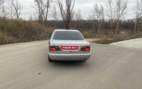 Mercedes-Benz E-Класс, 1998 год, 178 000 рублей, 4 фотография