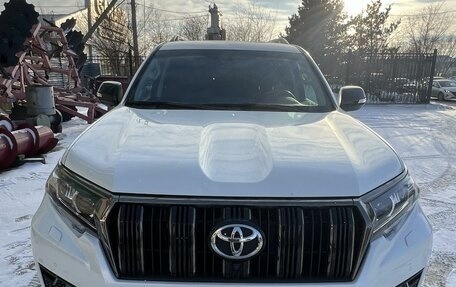 Toyota Land Cruiser Prado 150 рестайлинг 2, 2021 год, 9 500 000 рублей, 7 фотография