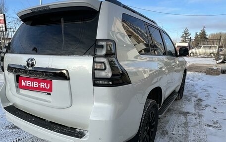 Toyota Land Cruiser Prado 150 рестайлинг 2, 2021 год, 9 500 000 рублей, 12 фотография