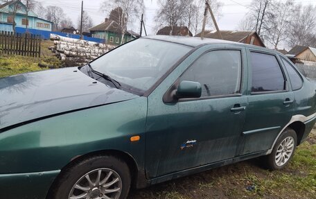 Volkswagen Polo III рестайлинг, 1996 год, 100 000 рублей, 3 фотография