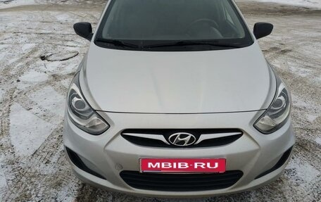 Hyundai Solaris II рестайлинг, 2013 год, 850 000 рублей, 1 фотография