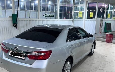 Toyota Camry, 2014 год, 1 415 000 рублей, 5 фотография