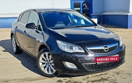 Opel Astra J, 2010 год, 950 000 рублей, 3 фотография