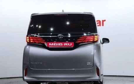 Toyota Alphard, 2023 год, 15 250 000 рублей, 3 фотография