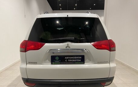 Mitsubishi Pajero Sport II рестайлинг, 2015 год, 2 400 000 рублей, 5 фотография