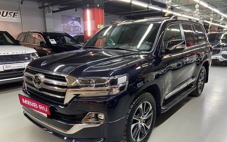 Toyota Land Cruiser 200, 2020 год, 9 150 000 рублей, 4 фотография