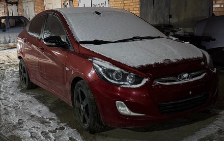 Hyundai Solaris II рестайлинг, 2011 год, 399 000 рублей, 1 фотография