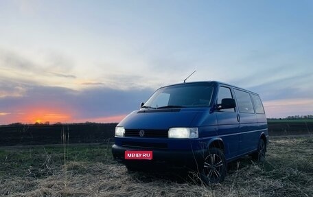 Volkswagen Transporter T4, 2000 год, 1 350 000 рублей, 1 фотография