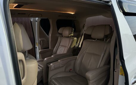 Toyota Alphard III, 2012 год, 2 700 000 рублей, 16 фотография