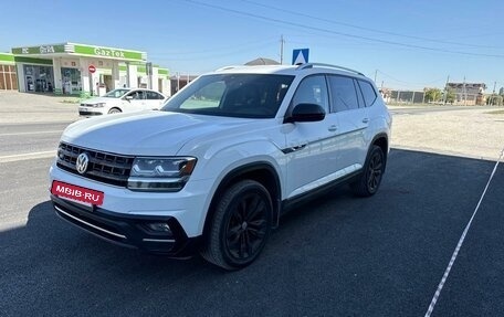 Volkswagen Atlas I, 2019 год, 3 000 000 рублей, 2 фотография